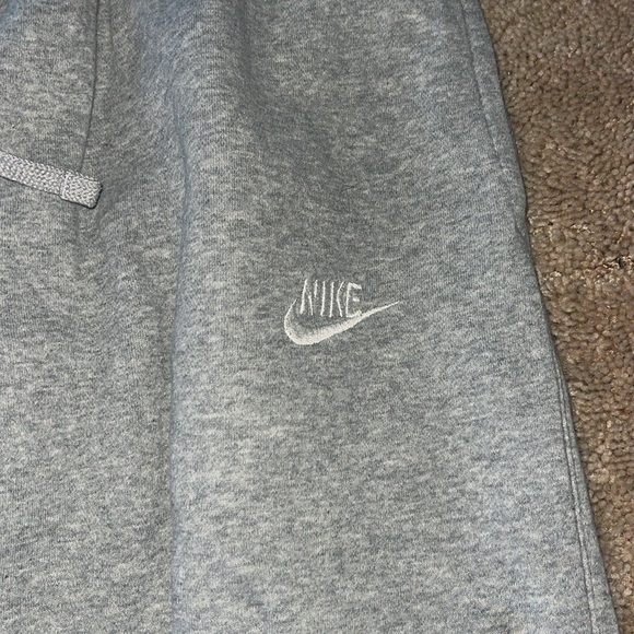 Nike sweatpants - Picture 4 of 6